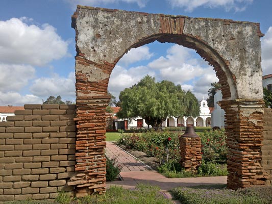 Arch, Pepper Tree